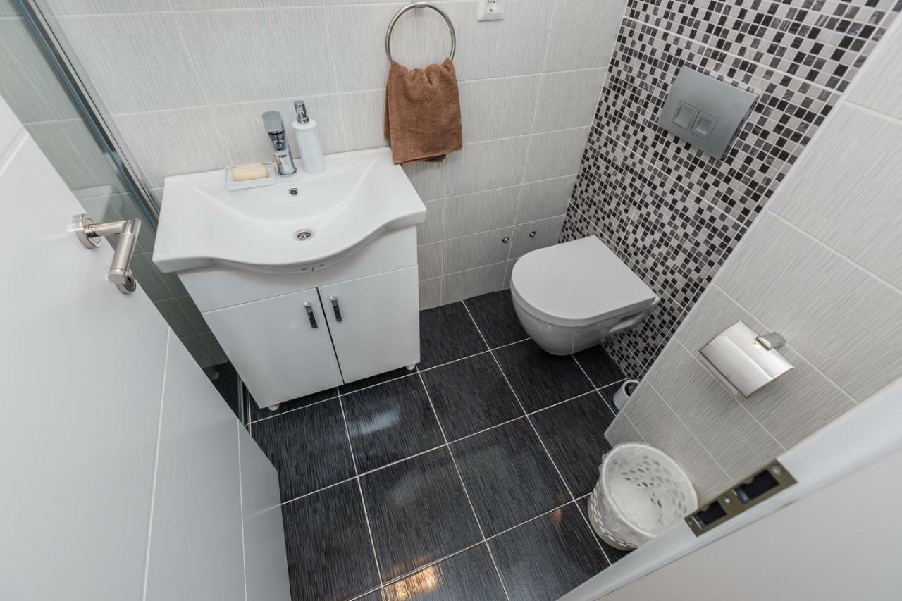 Apartmani Nikola Plano Exterior photo