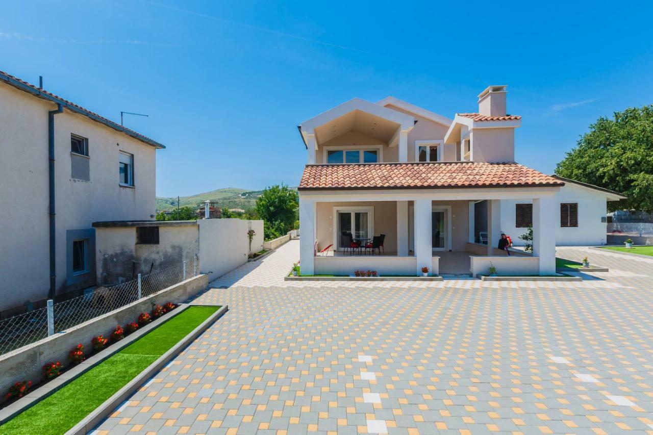 Apartmani Nikola Plano Exterior photo